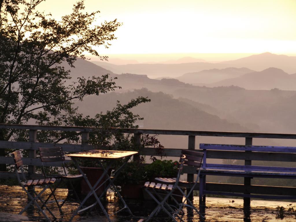 Agriturismo Monte Genesio Villa Medesano Bagian luar foto